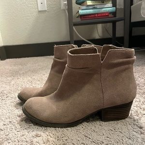 Jessica Simpson Tan Booties